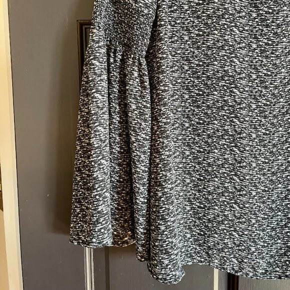 Black and White Michael Kors Blouse with Bell Sleeves: Size M - Picture 6 of 8